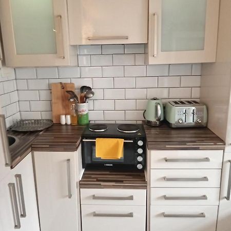 Little Dorrit Studio Flat 5 Rochester Me1 1Xz Strood ภายนอก รูปภาพ